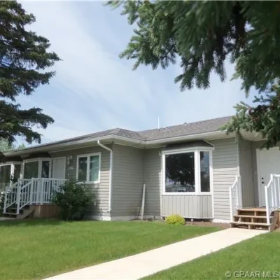 4920 52 Avenue, Grimshaw, AB