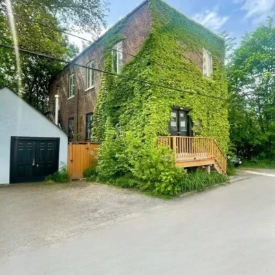 156 Sussex Mews, Toronto, ON