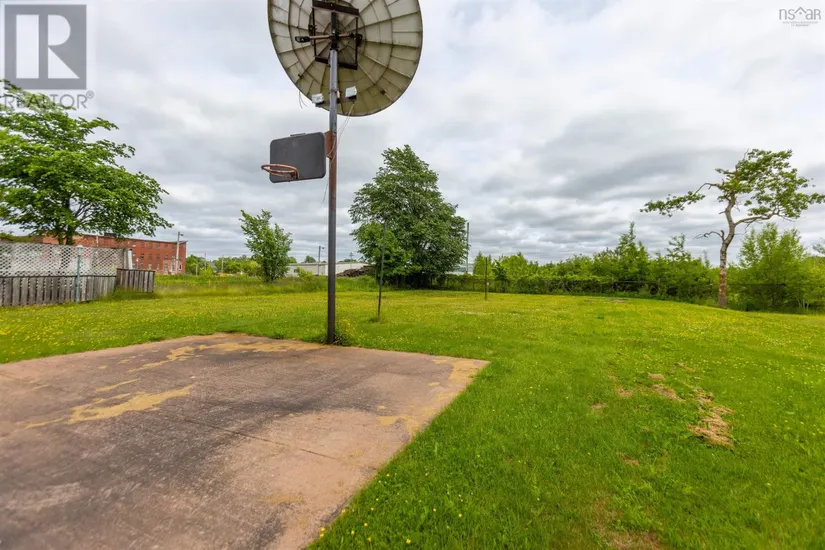 10 Gerard Avenue, Amherst, NS - Image 6