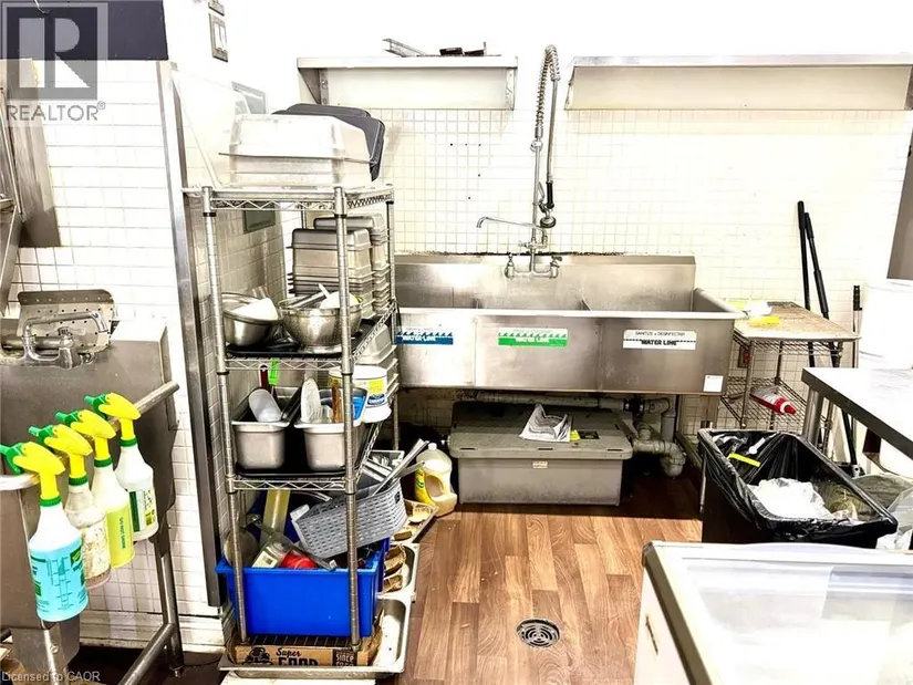 940 Bloor Street W, Toronto, ON - Image 17