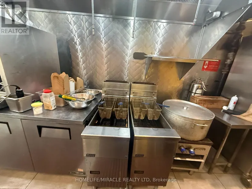 563 Yonge Street, Toronto, ON - Image 12