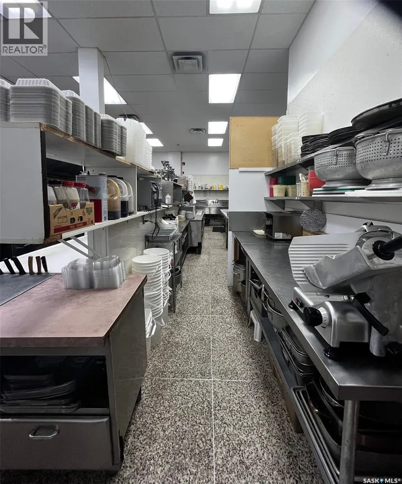 516 & 522 Broadway Street W, Yorkton, SK - Image 17