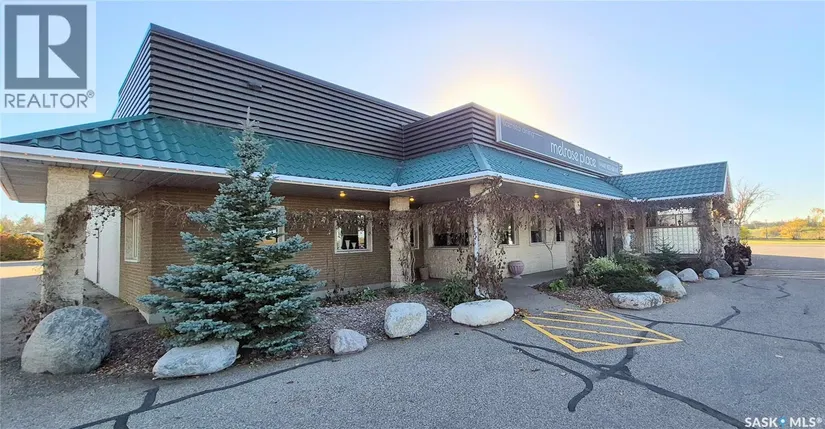 516 & 522 Broadway Street W, Yorkton, SK - Image 5