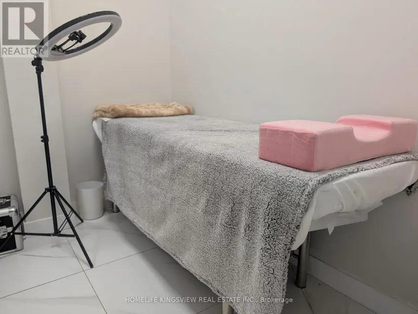 9 - 1865 Lakeshore Road W, Mississauga, ON - Image 9