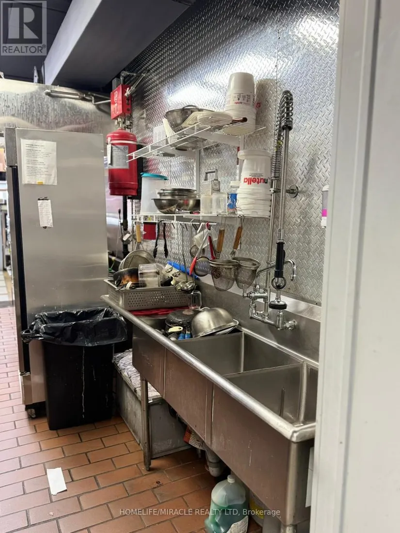 20 - 22 Main Street S, Brampton, ON - Image 17